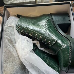 Elegant Green Lace Up Boots with Textured Design